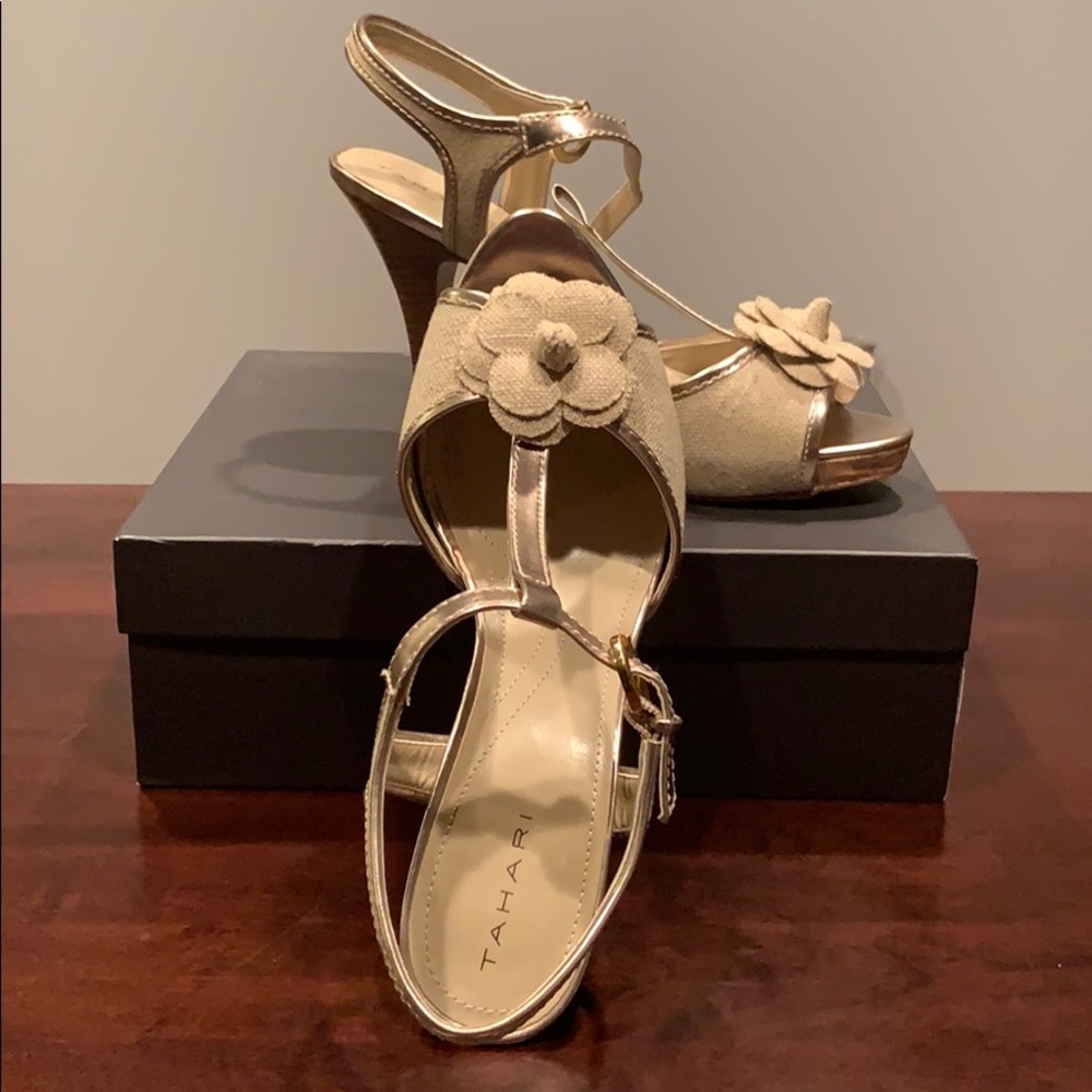 Tahari Stacey Sandal